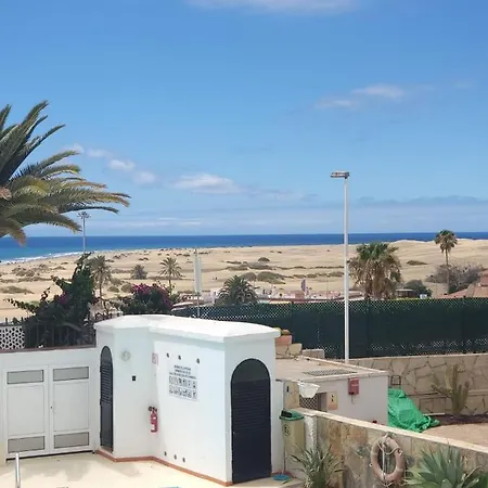 Lovers From In Sunny Gran Canaria * Playa del Ingles (Gran Canaria)