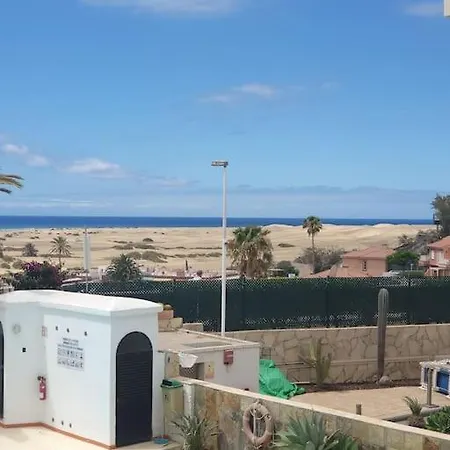 Lovers From In Sunny Gran Canaria Apartment